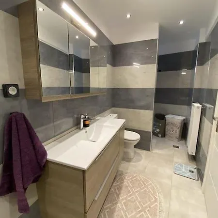 λabirinthia Apartment *